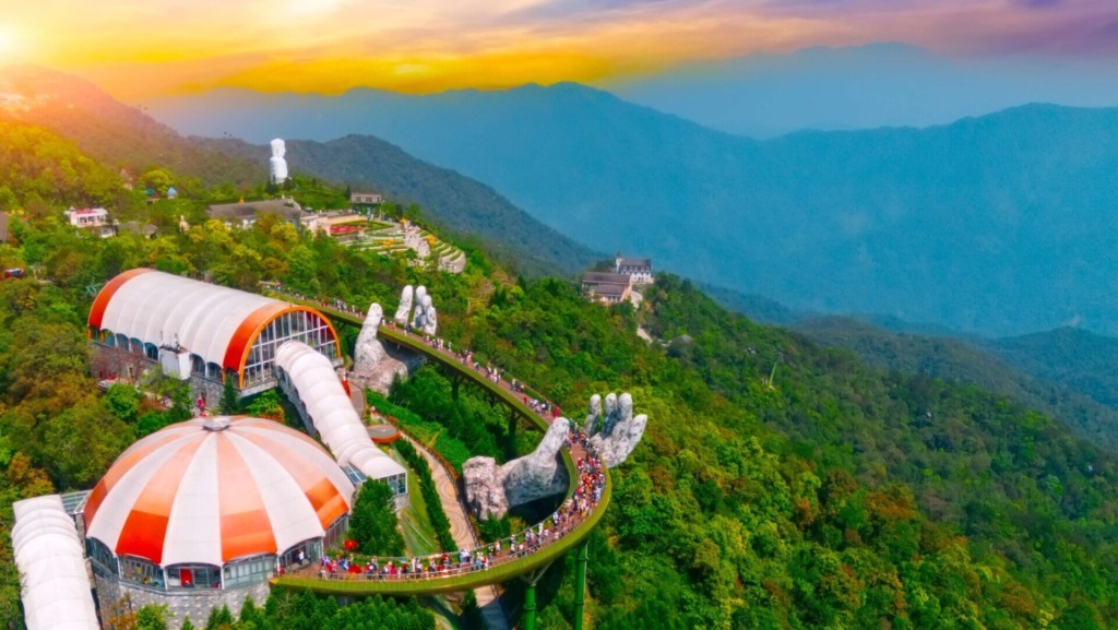 Золотой мост «Руки Бога», парк «Бана Хиллс»