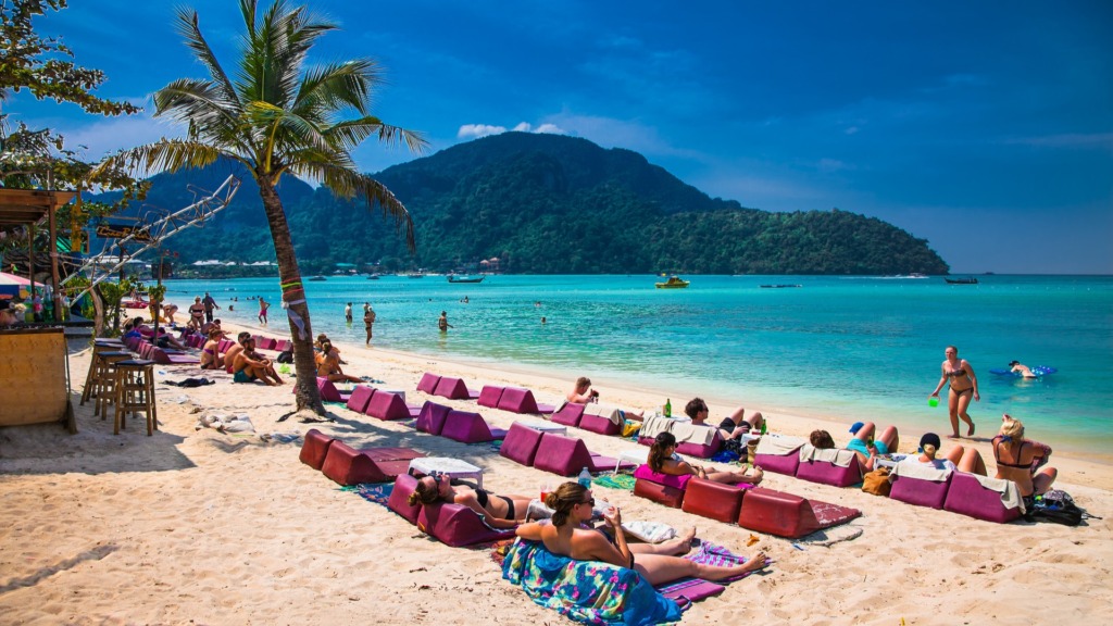 Пляж Лох-Далум, остров Пхи-Пхи-Дон.