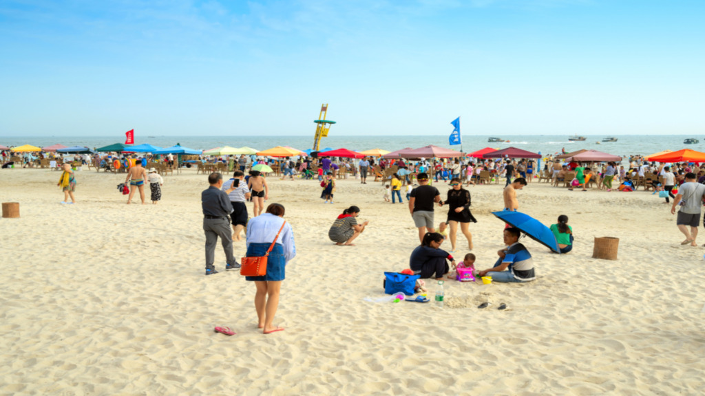 Серебряный пляж в Бэйхае