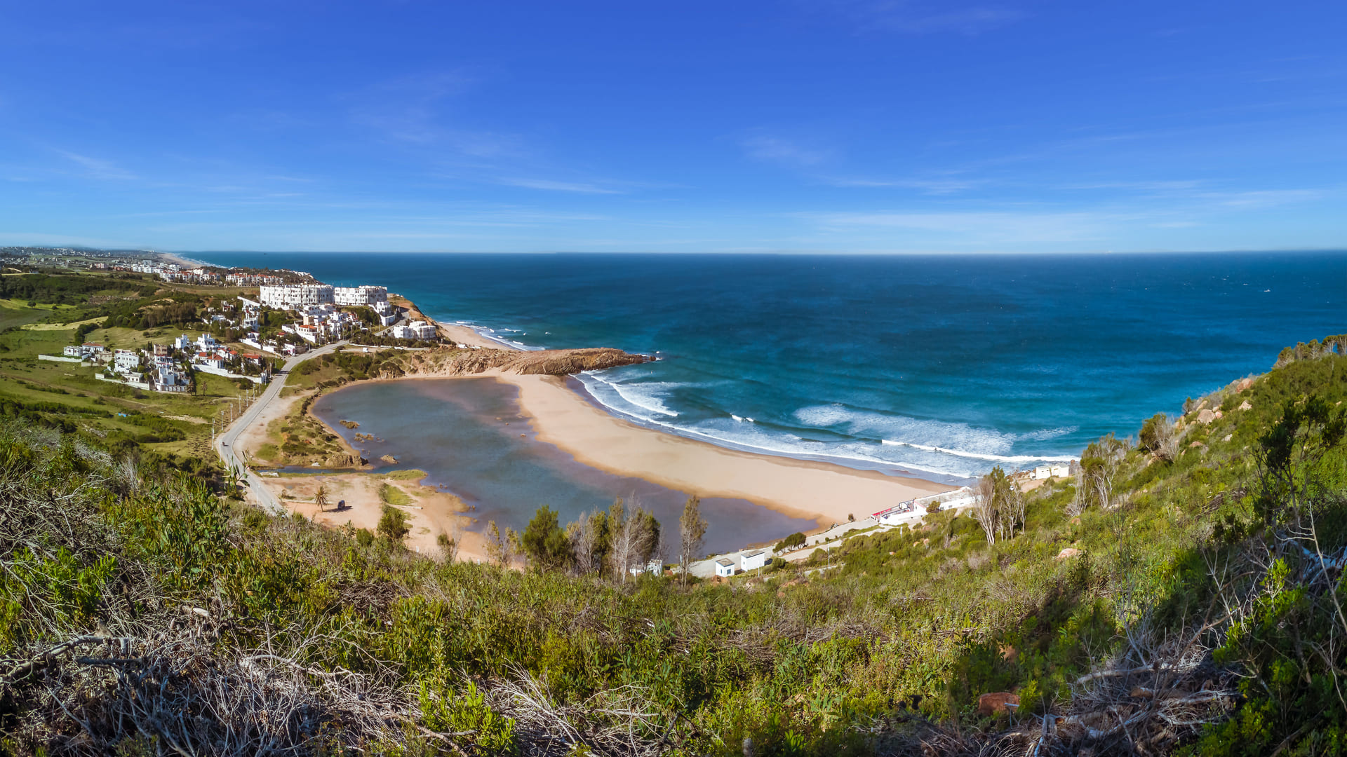Пляж Ачаккар на берегу Атлантического океана.
