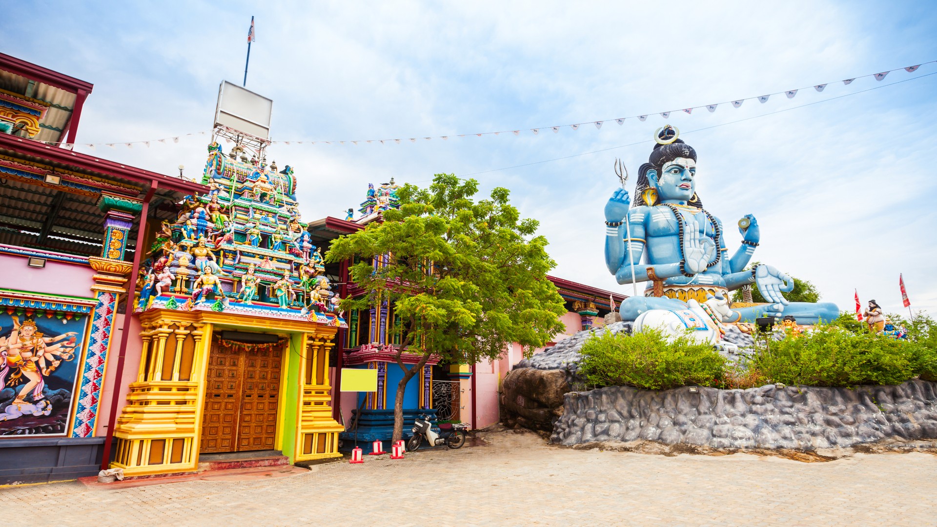 Храм Конешварам в Тринкомали.