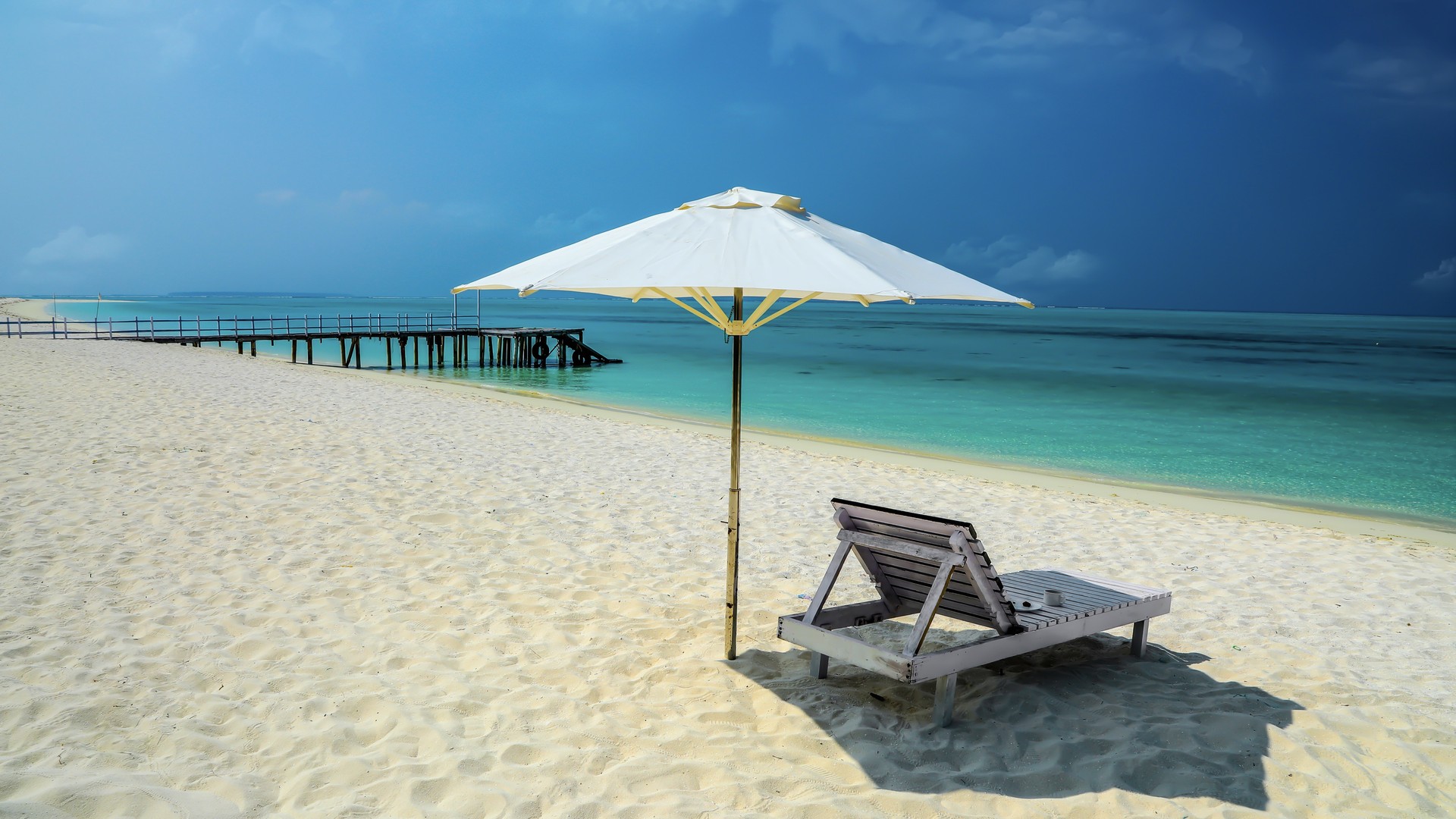 Пляж Кадмат.