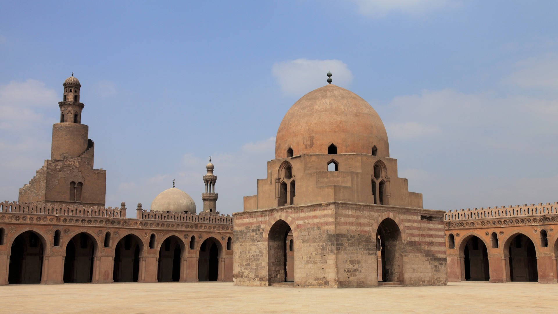 Мечеть Ибн Тулуна, Каир.