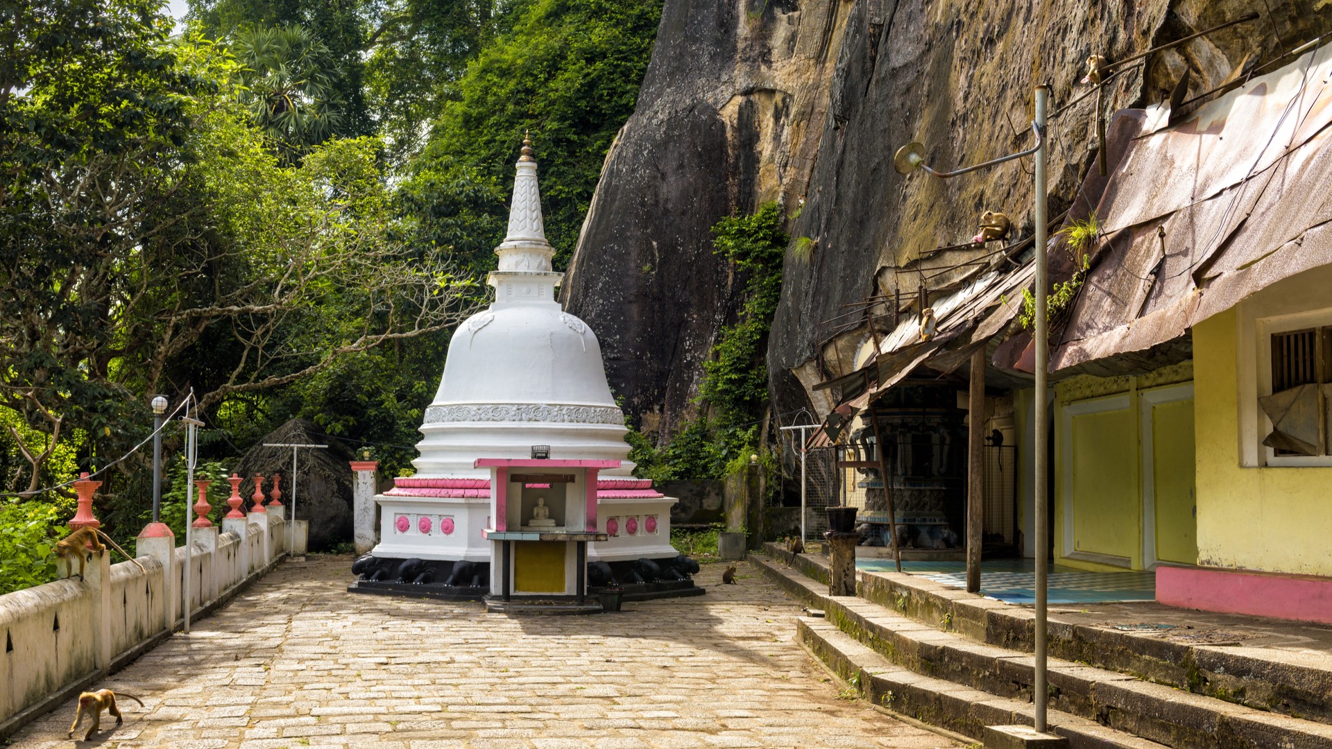 Пещерный храмовый комплекс Мулкиригала.