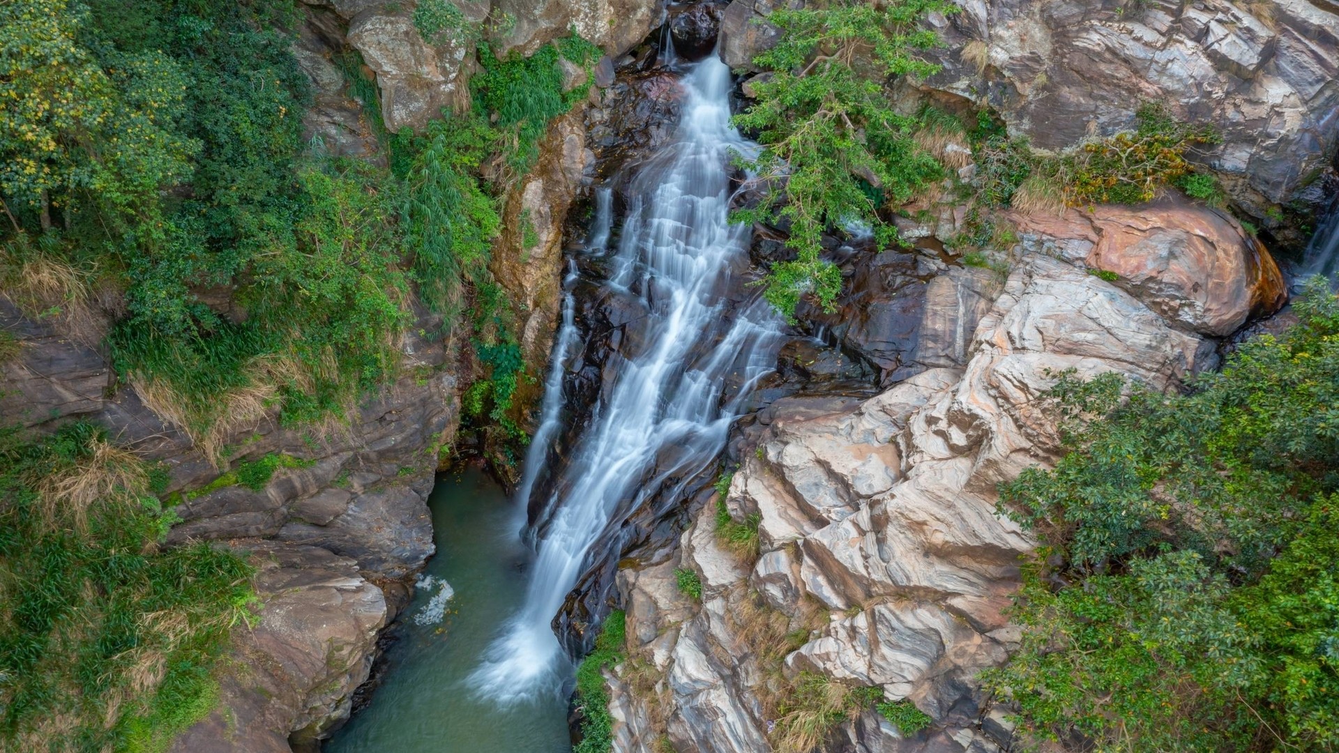 Водопад Равана.