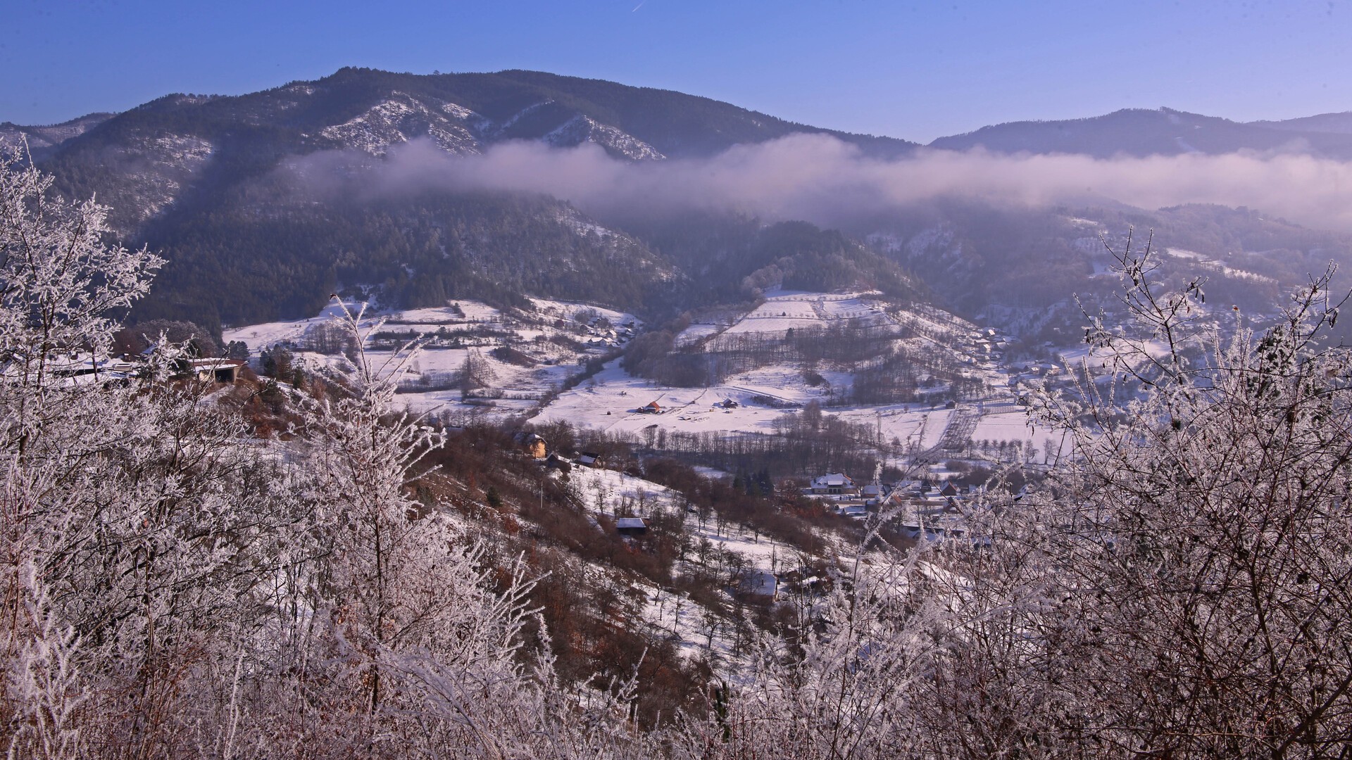 Горный пейзаж в западной Сербии.