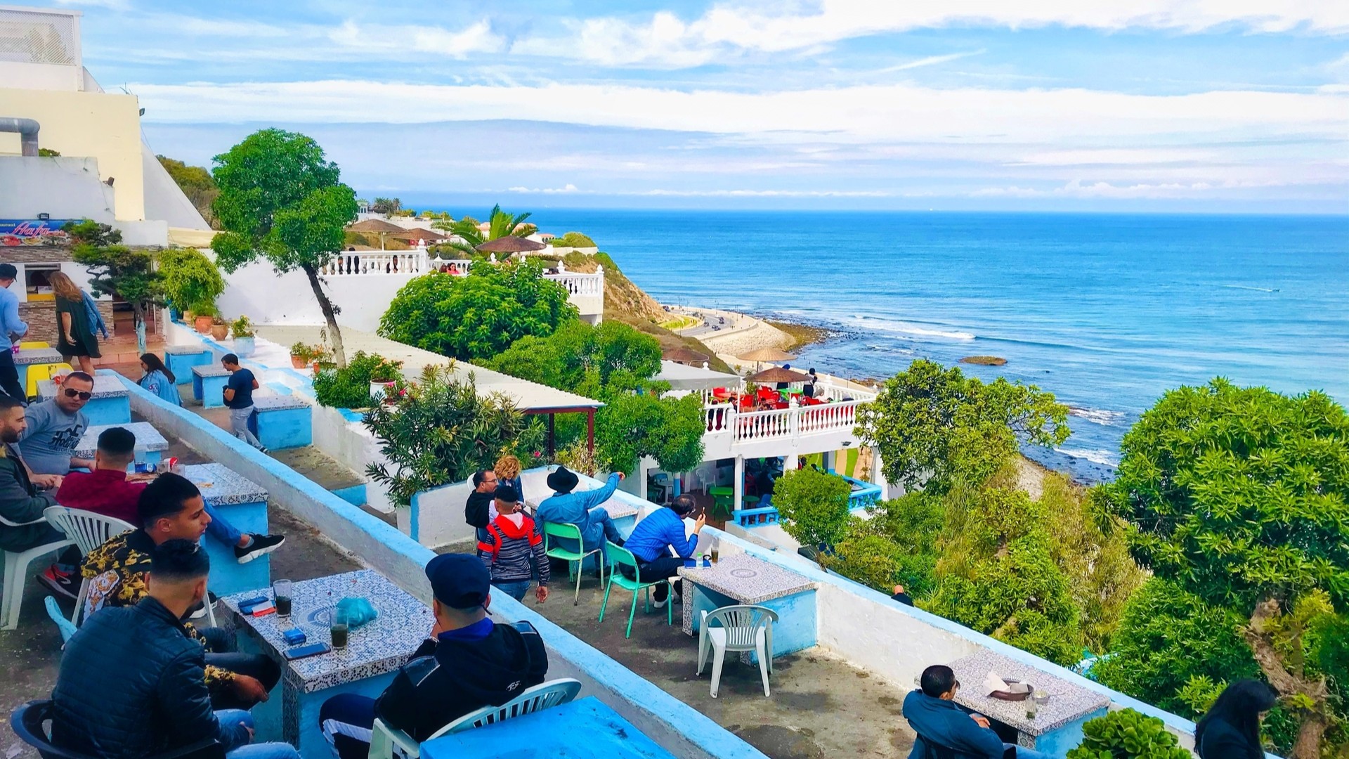 Приморская терраса кафе Hafa в Танжере.