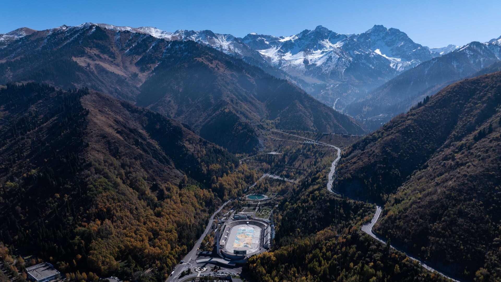 Медеуская долина на окраине Алматы.