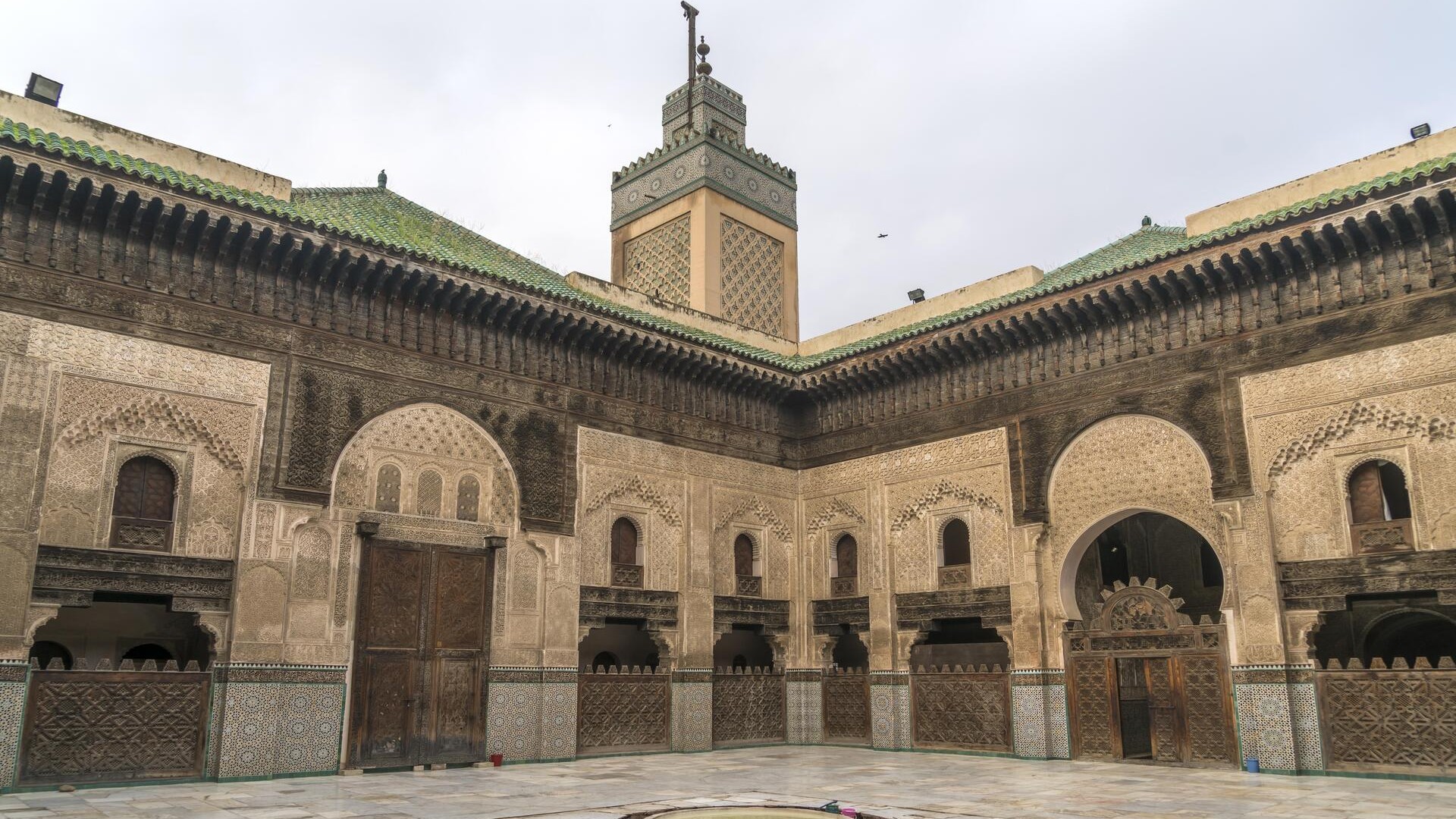 Двор Медресе Бу-Инания, Фес.