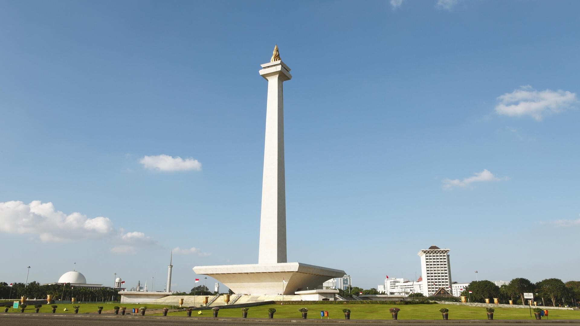 Национальный монумент «Монас», Джакарта.