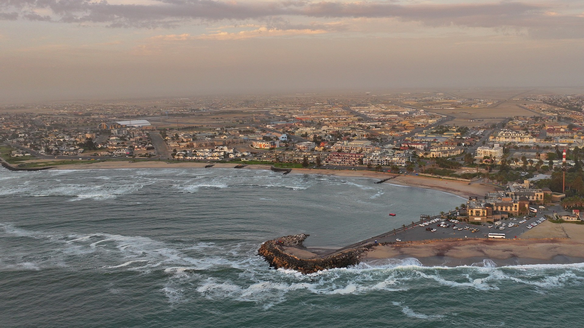Прибрежный город Свакопмунд на западе Намибии.
