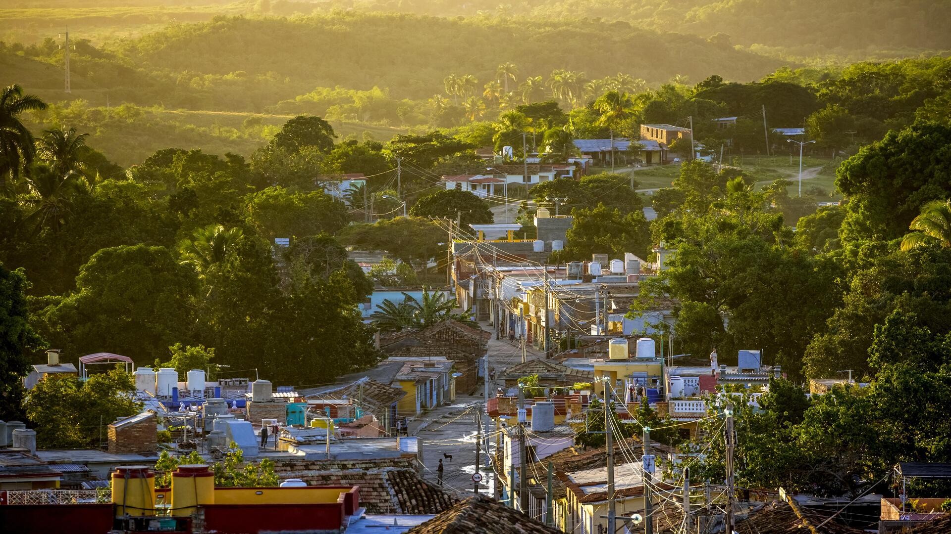 Город Тринидад с колокольни церкви Конвенто де Сан-Франсиско де Асис.