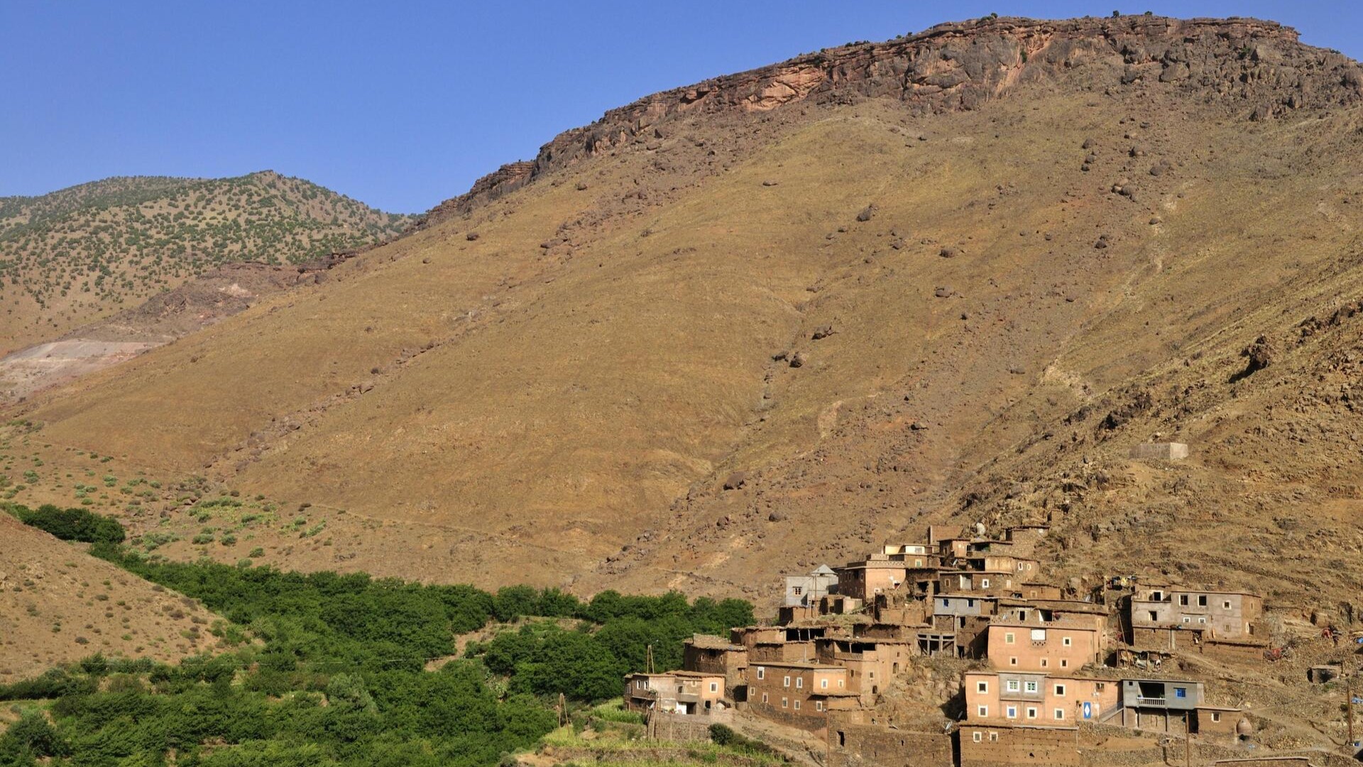 Берберская деревня в Высоком Атласе, Национальный парк Тубкаль.
