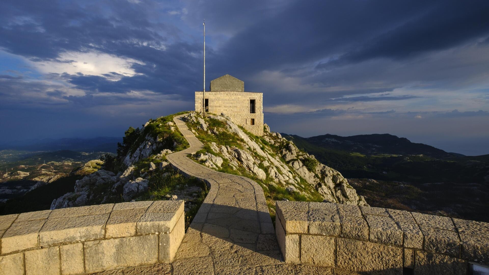 Мавзолей Негоша, заповедник Ловчен.